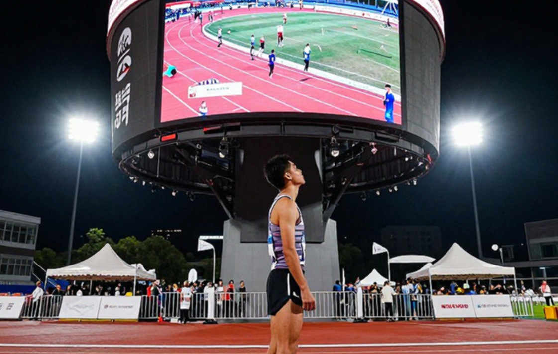 Amy Hunt bứt phá 22.16 giây ở Diamond League, khẳng định phong độ sau 4 huy chương vàng châu Âu Amy Hunt bứt phá 22.16 giây ở Diamond League, khẳng định phong độ sau 4 huy chương vàng châu Âu