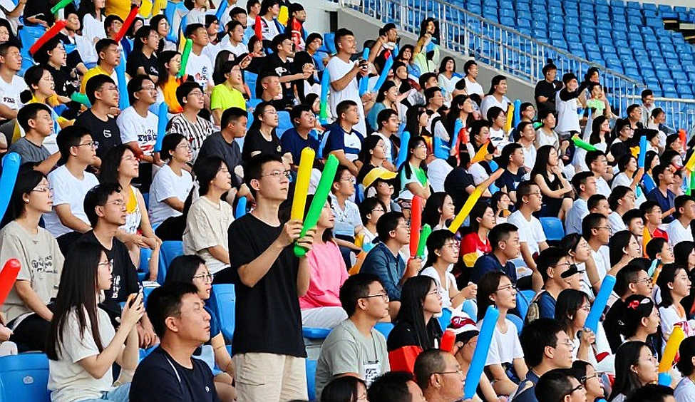 Hai tân binh Việt kiều của đội tuyển Việt Nam: một nhịp cũ, hai gương mặt mới Hai tân binh Việt kiều của đội tuyển Việt Nam: một nhịp cũ, hai gương mặt mới