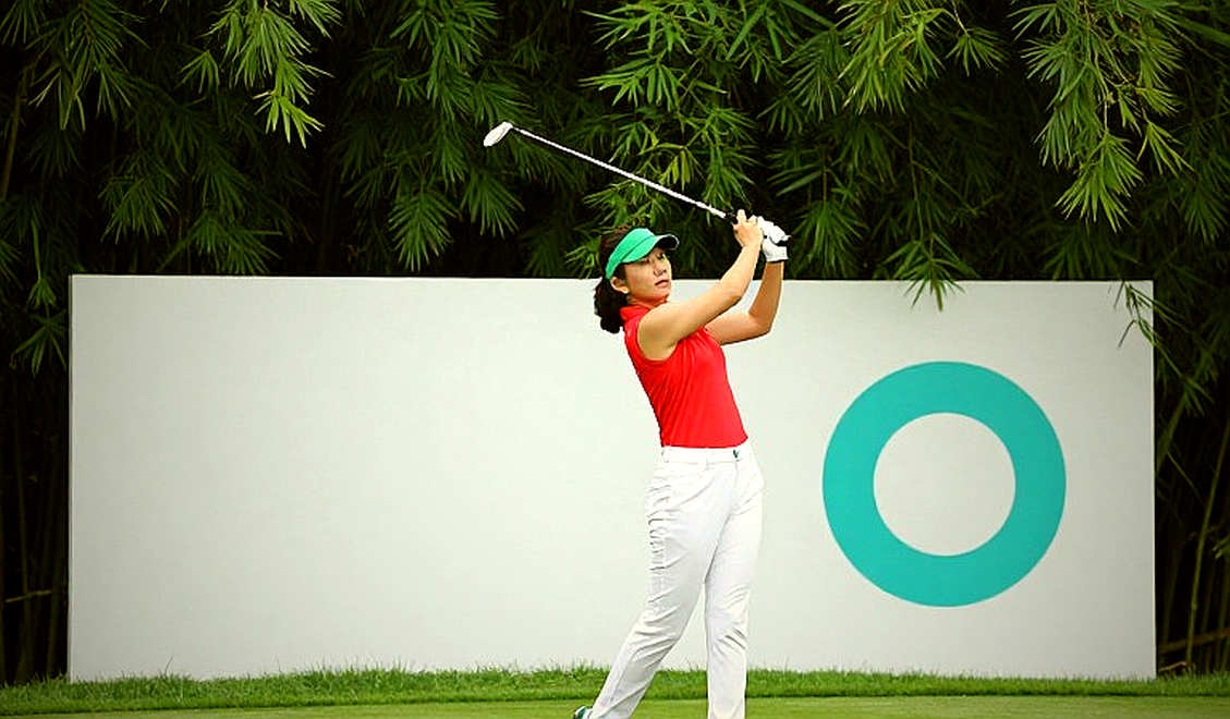 Danh pháp không có dữ liệu: Bên trong cỗ máy bán giày golf mùa thu của nước Mỹ