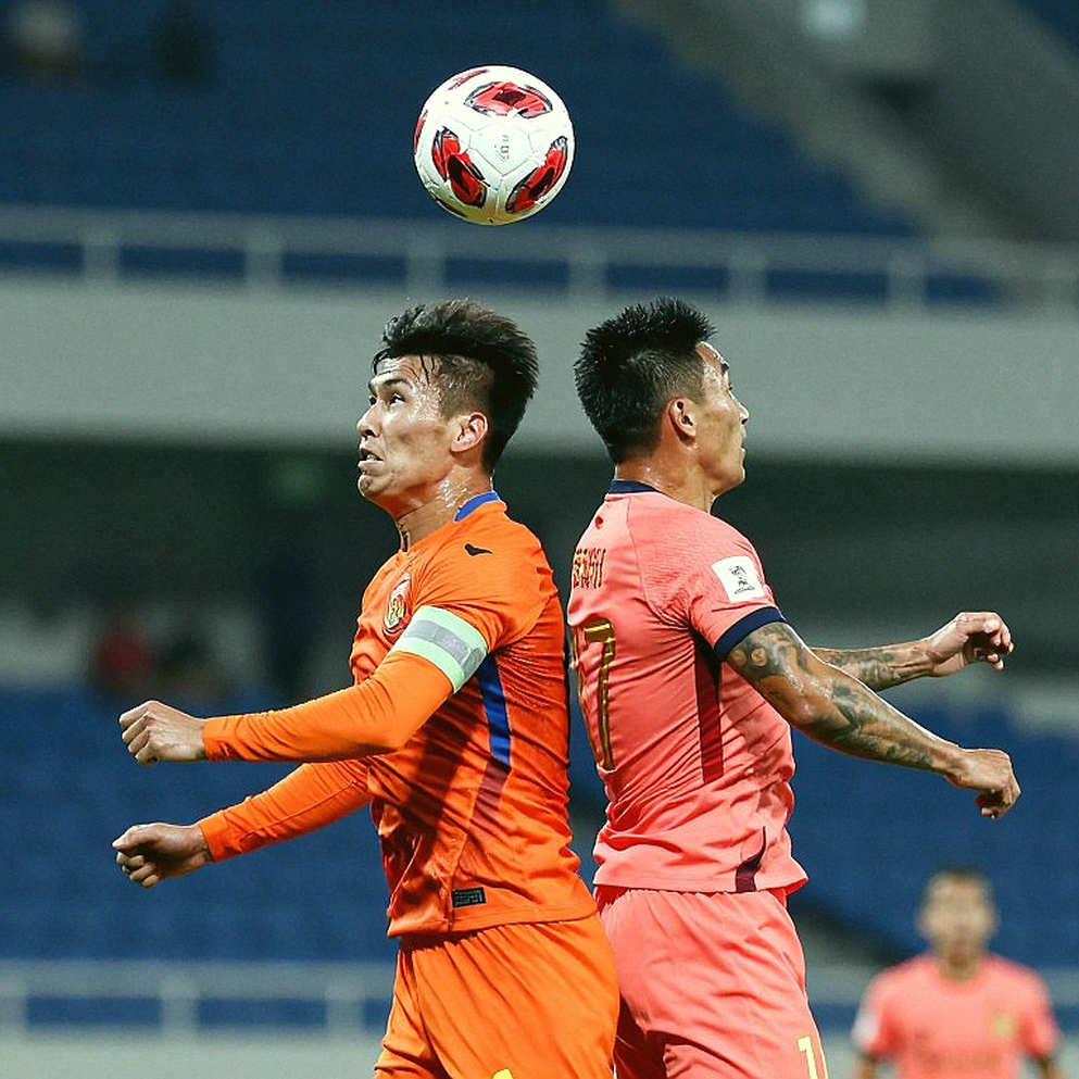 Hà Lan 2-2 Hy Lạp: Khi hàng thủ quên mất bản nhạc của mình
