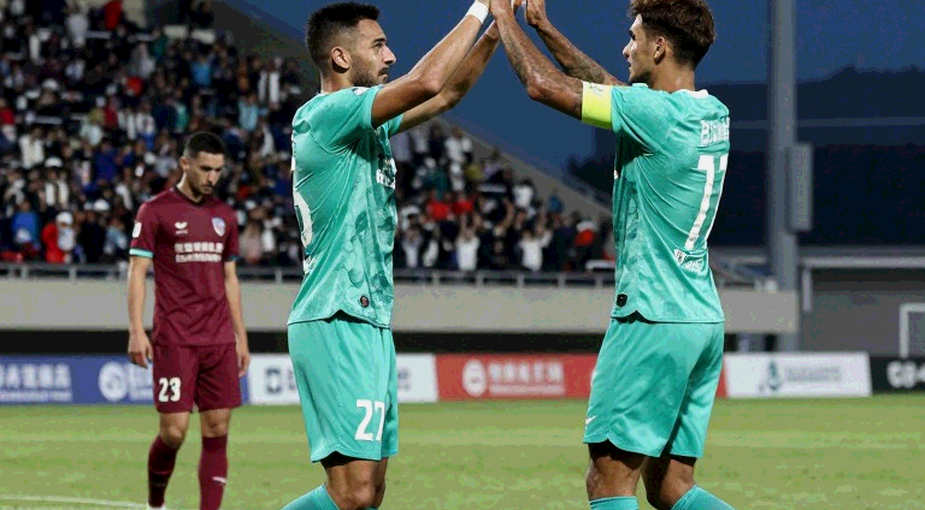 Việt Nam 0-2 Nhật Bản: Khi cấu trúc bị bẻ gãy từ trung lộ