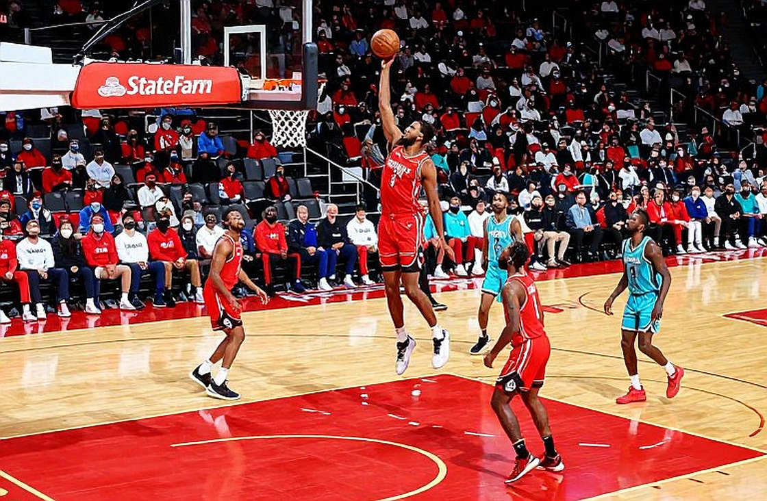 Shanghai Sharks chiêu mộ JaVale McGee: Hào quang ba chiếc nhẫn và giới hạn của nhãn "ứng viên vô địch"