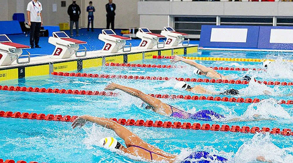 Emma Redman phá mốc 2:10 ở 200 ếch: đọc lại 2:09.80 trong hệ quy chiếu hồ ngắn