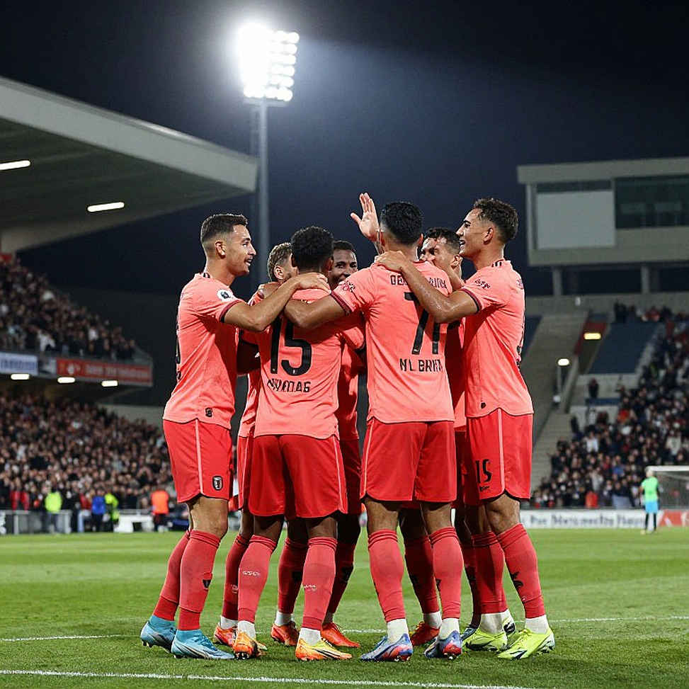 Indonesia vô địch FIFA ASEAN Cup, Erick Thohir tự nói ra điểm yếu: bóng đá Việt Nam đọc gì từ chiếc cúp ấy?