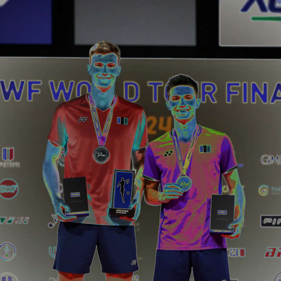 Alwi Farhan tập cùng Kento Momota trước Asian Games 2026: Khoảng trống dữ liệu giữa hai thế hệ Alwi Farhan tập cùng Kento Momota trước Asian Games 2026: Khoảng trống dữ liệu giữa hai thế hệ
